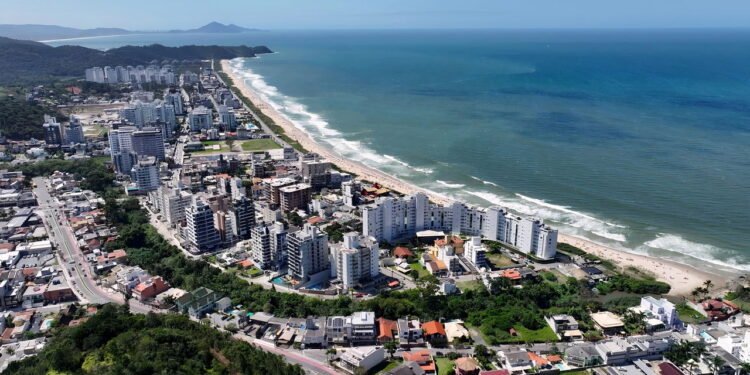 Essa cidade tem um dos portos mais movimentados do Brasil e chama atenção de quem empreende