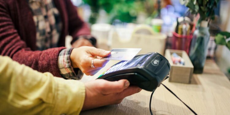 O que significa organizar as notas de dinheiro da mais alta para a mais baixa segundo a psicologia