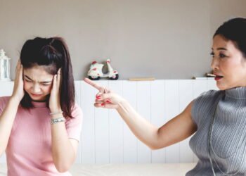 O que significa quando uma pessoa sempre fica quieta para evitar conflitos, de acordo com a psicologia?