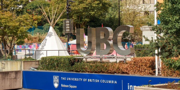 O Efeito Schwinger e seu paralelo com Hélio Superfluido