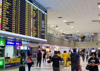 8 hábitos no aeroporto que irritam instantaneamente todos ao seu redor sem que você perceba