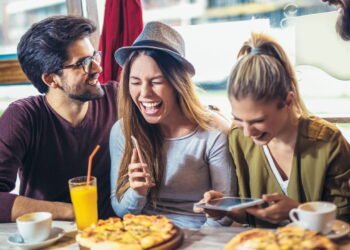 Por que as pessoas lembram de algo que não viveram? Entenda