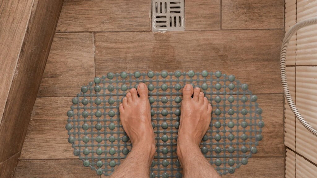 Adeus ao tapete de banho: a alternativa que nunca mais fará você escorregar