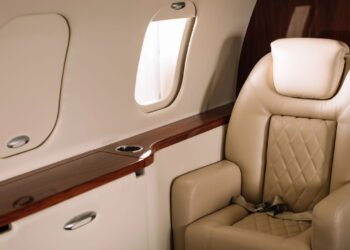 Veja como reclinar seu assento em um avião sem causar raiva aérea