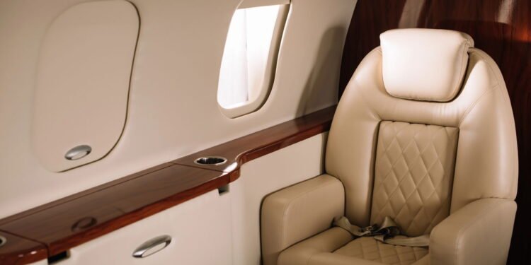 Veja como reclinar seu assento em um avião sem causar raiva aérea