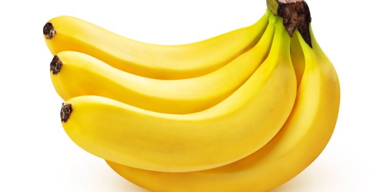 Nem geladeira nem freezer: o truque com papel alumínio para manter as bananas frescas e amarelas