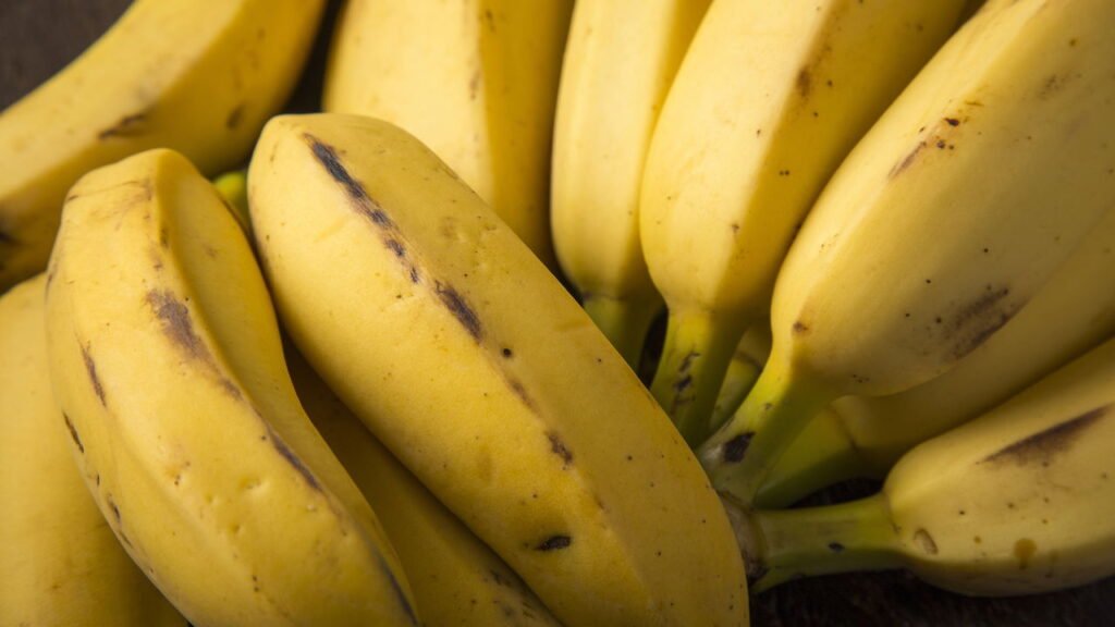 O que acontece no corpo quando você come banana verde ou madura