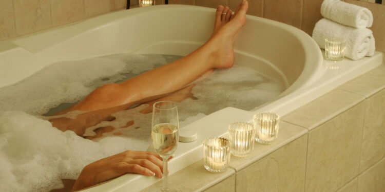 A banheira saiu de moda: a nova tendência para remodelar a sua casa de banho em 2025