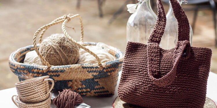 Esse ponto de crochê simples transforma a bolsa em peça de luxo