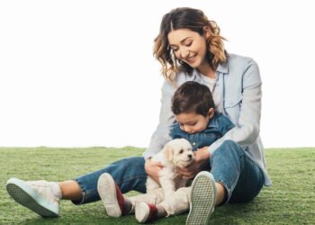 Considerar o cachorro como filho é normal? Medicina explica