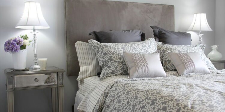 Dicas para deixar sua cama parecendo cama de hotel sem gastar muito