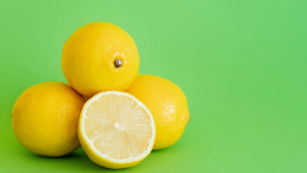 Se você tem cascas de limão, não as jogue fora: como usá-las na cozinha e para que servem