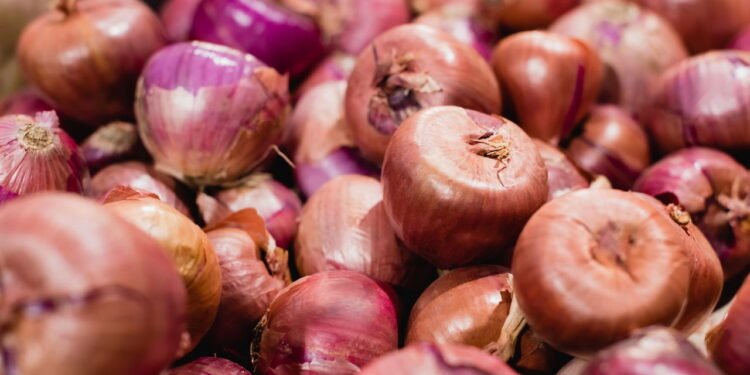 Poucos sabem: qual é a diferença entre cebola branca e roxa