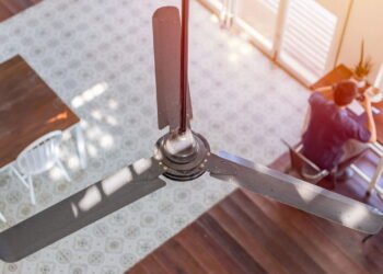 Este ventilador ajuda no calor e ainda economiza mais que ar-condicionado