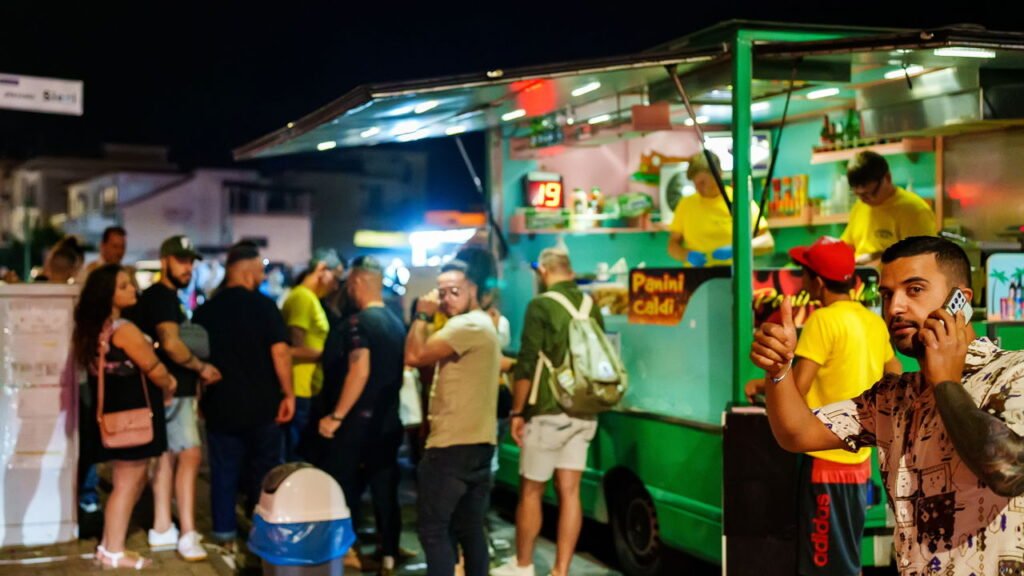 Cidades onde comida de rua virou tradição e atrai turistas