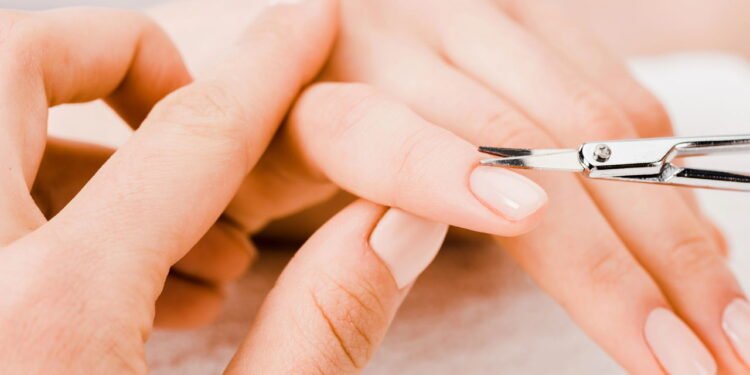 Não corte as cutículas, é um erro: o que você deve fazer e por que eles não recomendam