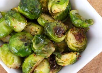 O que acontece com seu corpo quando você come couve de Bruxelas todos os dias