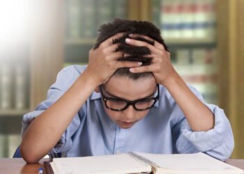 A frase de 8 palavras que acalma qualquer criança em 30 segundos