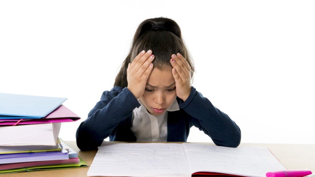 A frase de 8 palavras que acalma qualquer criança em 30 segundos