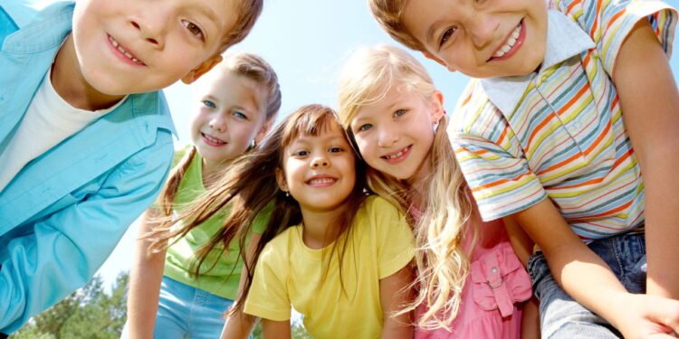 Quais são os nomes de meninos e meninas mais bonitos do mundo, segundo a ciência?