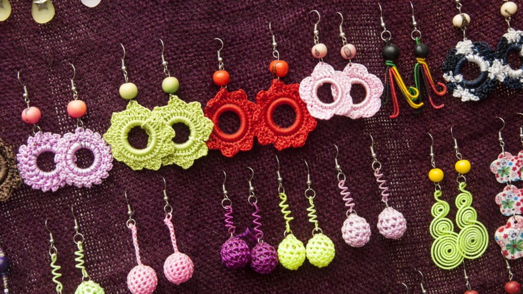 Brincos de crochê são fáceis de fazer e tem ótimo valor de venda