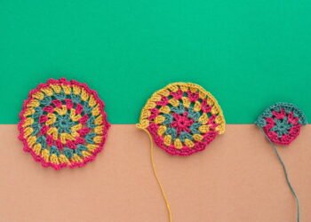 Descanso de copos de crochê é útil, decorativo e ótimo para vender