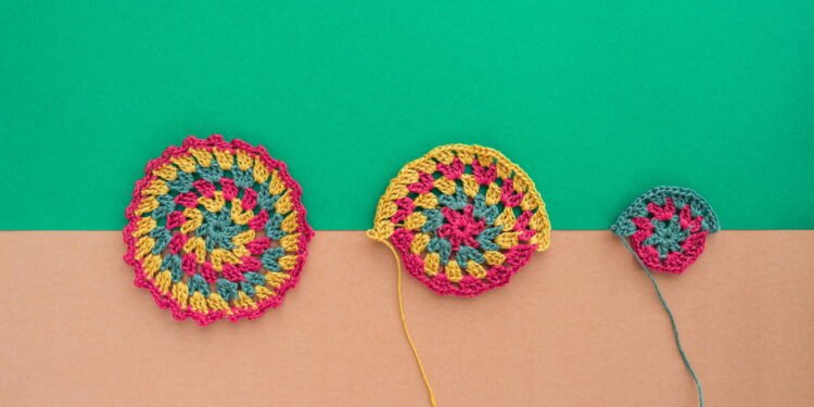 Descanso de copos de crochê é útil, decorativo e ótimo para vender