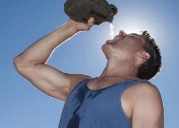 O que acontece no corpo de quem bebe pouca água todos os dias