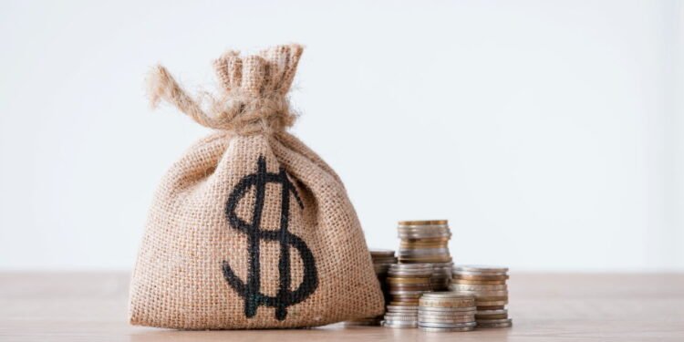 3 maneiras de ficar rico com qualquer salário, de acordo com um especialista