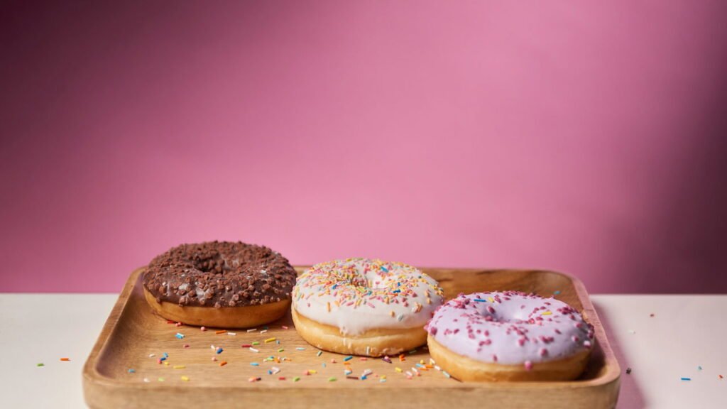 Donuts com massa fofinha que assa em 20 minutos e suja pouca louça