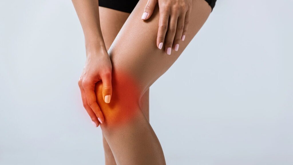 Dor no joelho pode ser sinal de lesão comum em quem pratica esportes