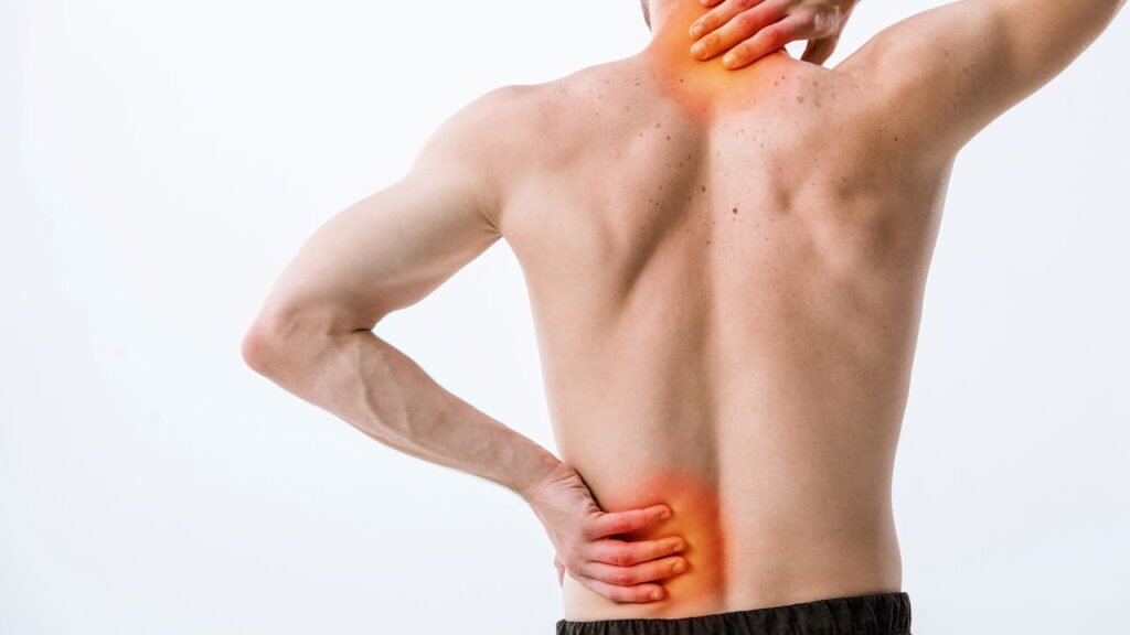 Este exercício fortalece a lombar e ajuda a evitar dores ao longo do dia