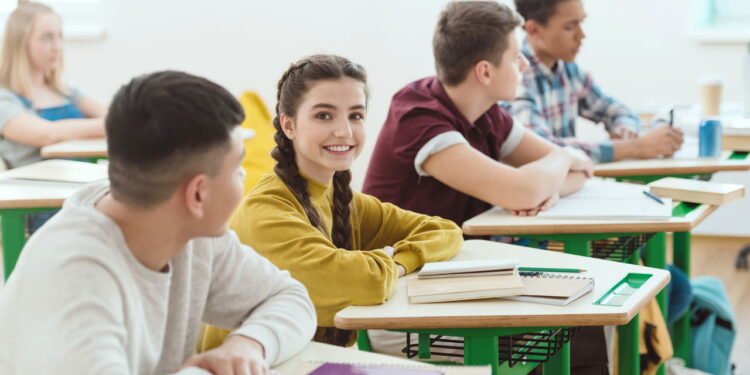 15 razões pelas quais ser popular no ensino médio pode atrapalhar sua vida