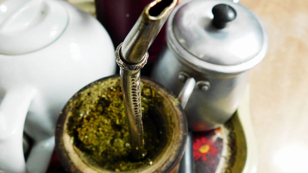 O chá que cuida do corpo e dá energia para o restante do dia