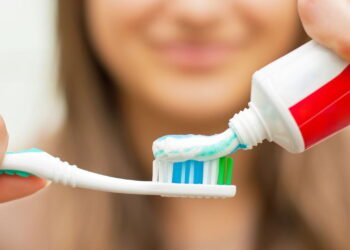 Você escova os dentes do jeito certo? Saiba agora