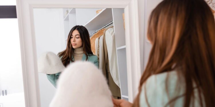 Poucos sabem: por que você nunca deve colocar um espelho em frente à entrada principal da casa