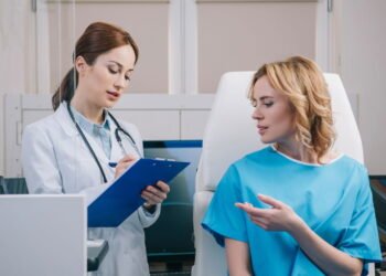 Médicos oncologistas revelam os sintomas que nunca ignorariam