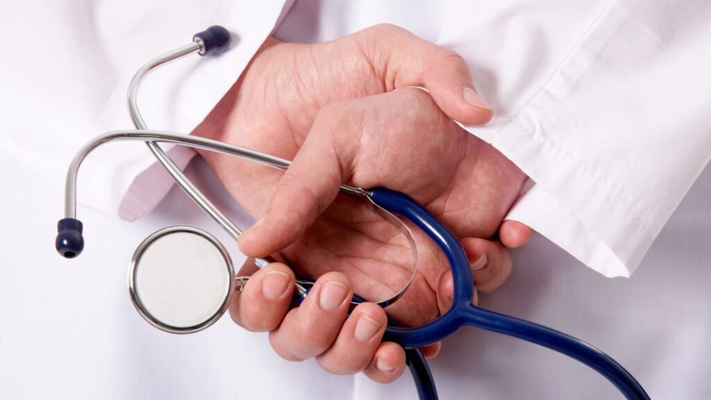 Médicos oncologistas revelam os sintomas que nunca ignorariam