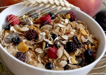 8 cereais ricos em fibras para ajudar você a ir ao banheiro, de acordo com nutricionistas