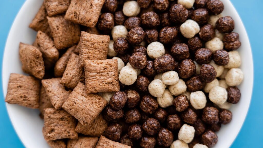 8 cereais ricos em fibras para ajudar você a ir ao banheiro, de acordo com nutricionistas