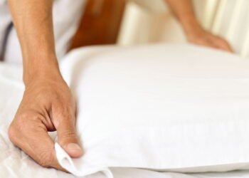 Não troque sua fronha toda semana, é um erro: com que frequência você deve fazer isso e por quê