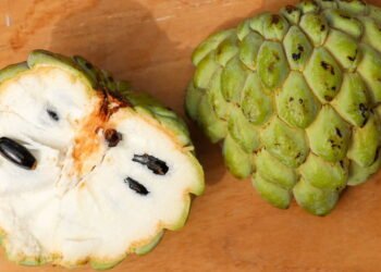 Esta fruta tropical que ajuda no colesterol, glicose e até na imunidade