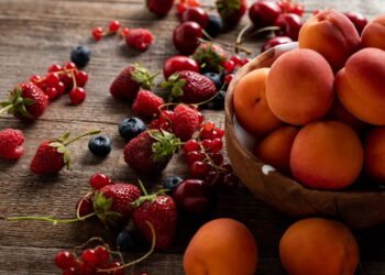 Quais frutas não devem ser misturadas na fruteira e por quê, segundo especialistas