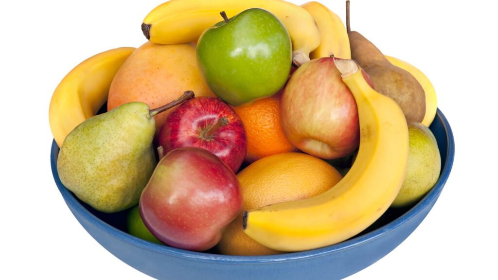 Quais frutas não devem ser misturadas na fruteira e por quê, segundo especialistas