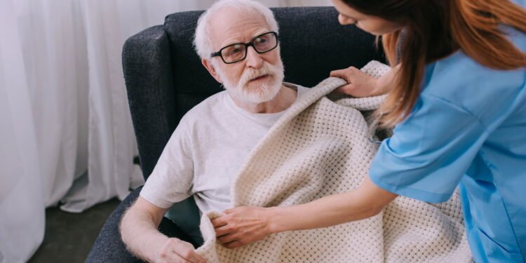 Idoso - Créditos: depositphotos.com / VitalikRadko