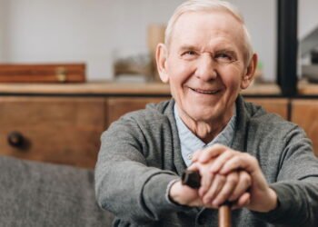 Alimentos que pessoas com mais de 60 anos devem consumir mais para melhorar a função cognitiva