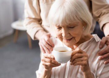 Se você quer viver uma vida mais feliz aos 60 anos, diga adeus a esses hábitos.