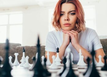 Comportamentos que revelam instantaneamente que alguém tem baixa inteligência emocional, dizem psicólogos