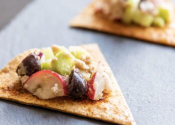 Como montar um prato de lanches sem cozimento para um almoço balanceado