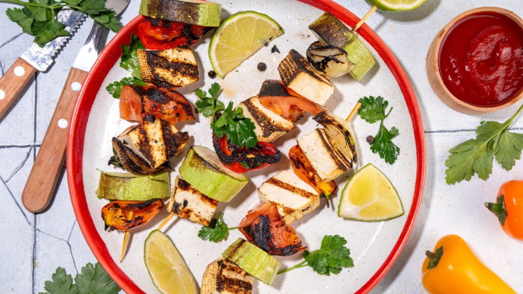 Como montar um prato de lanches sem cozimento para um almoço balanceado